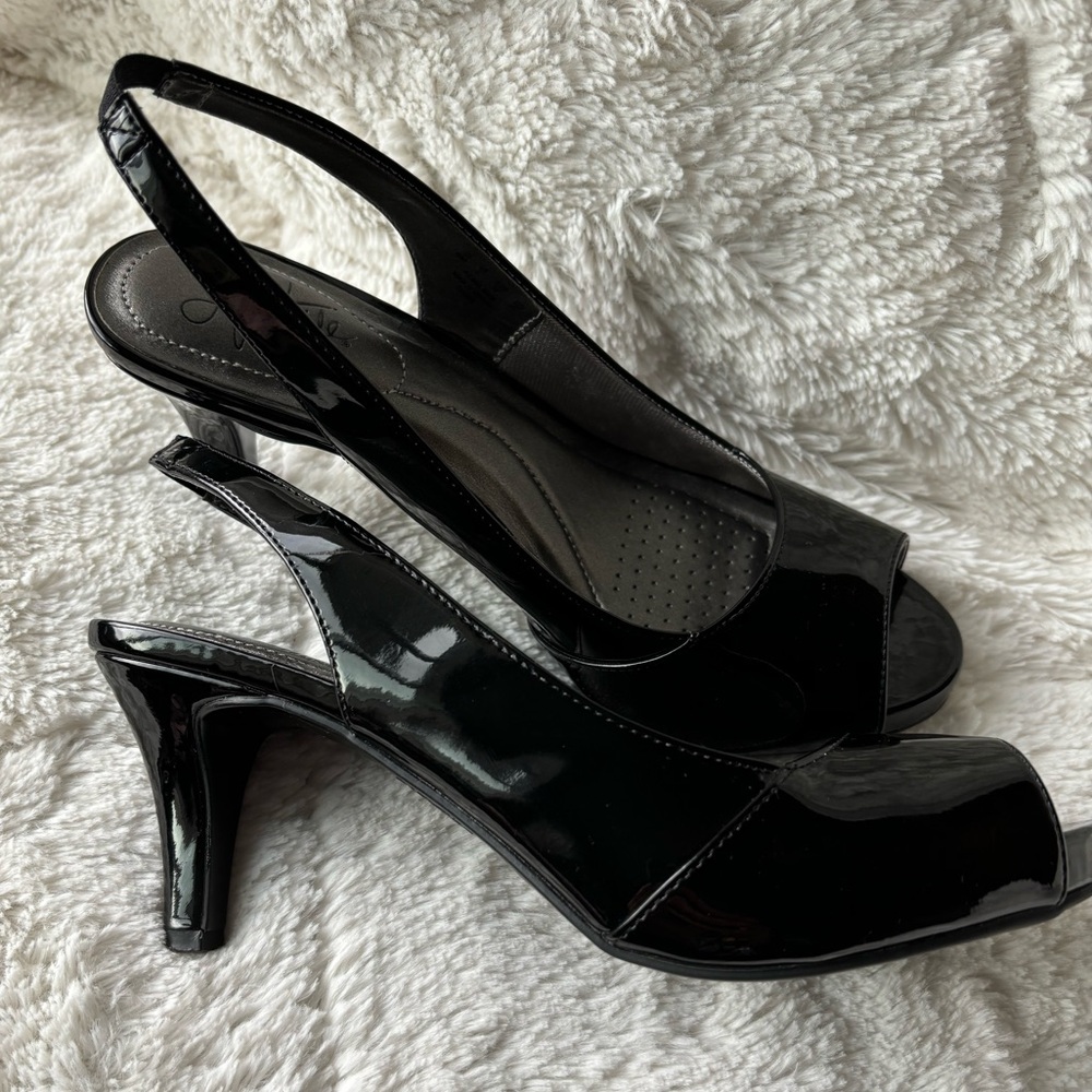 Life Stride Black Patent Leather Heel Size 8